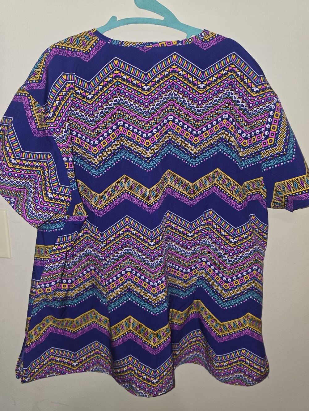 Scrub Top Short-Sleeve Patterned Shirt in Purple - Vibrant Tribal Print 2x